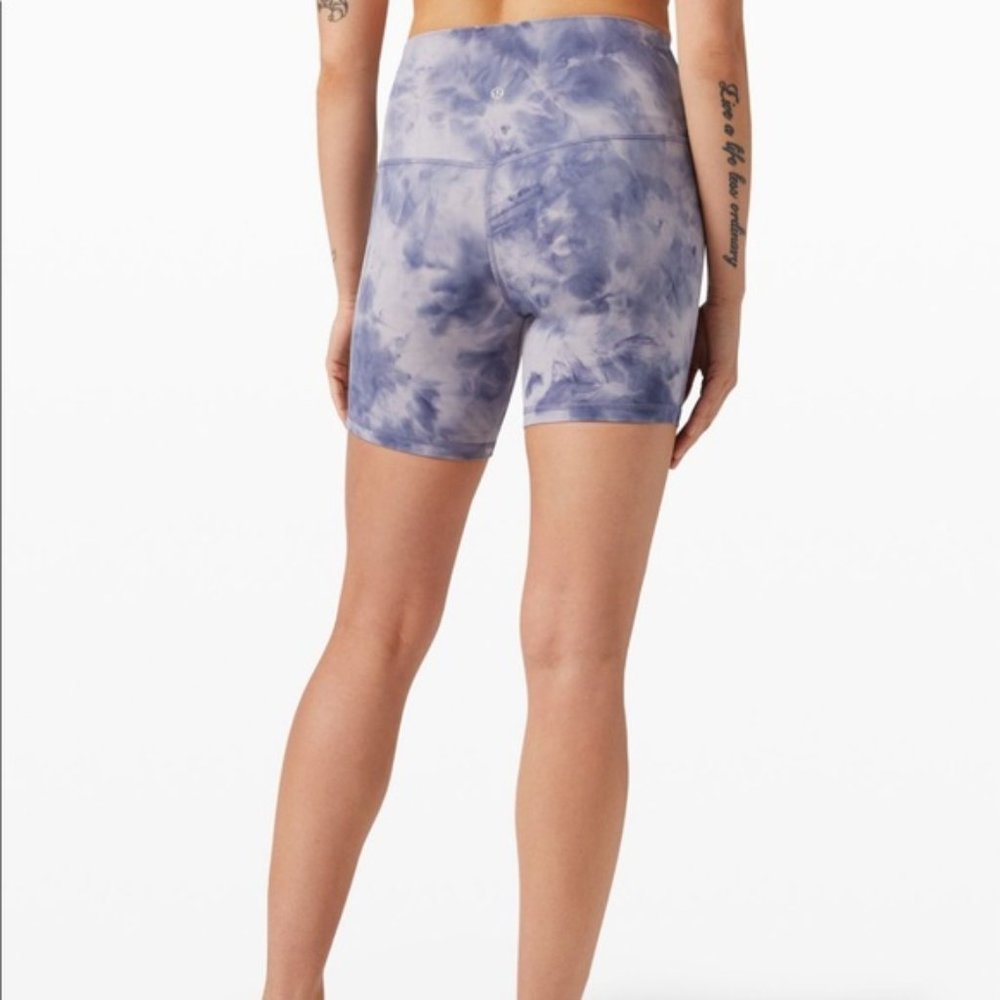 SOLD. Lulu Align Short 6” Diamond Dye Iced Iris - Picture 5 of 5